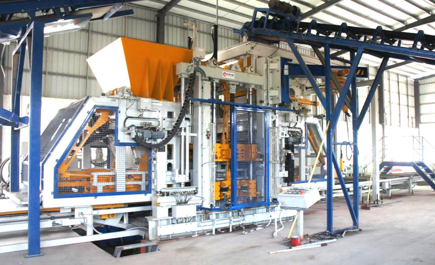 Quangongi telliskivimasinad teevad Lõuna-Hiinas oma jälje – sillutustellised ja teemandikujulised tellised, mida käsitseb üks masin